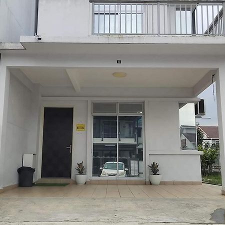 Homestay Greenway باسير غونداغ المظهر الخارجي الصورة