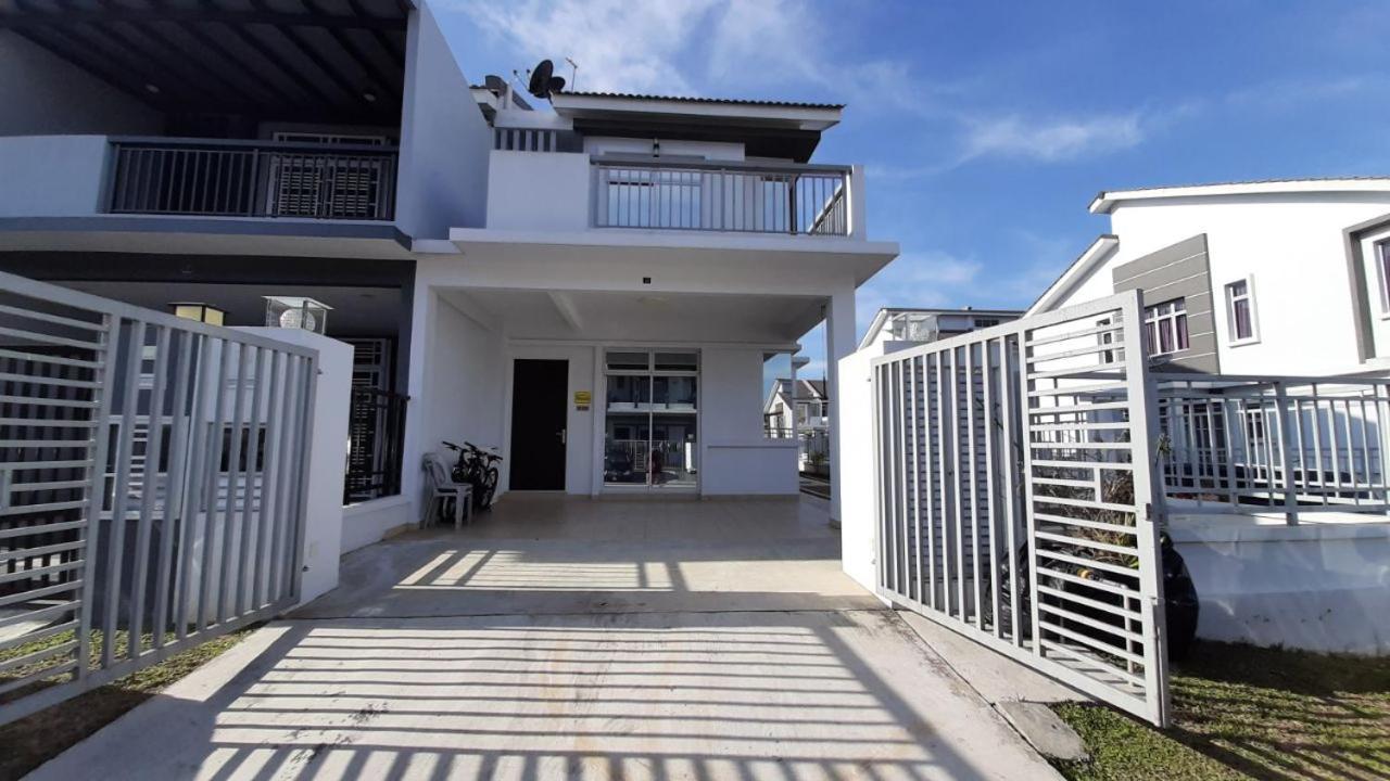 Homestay Greenway باسير غونداغ المظهر الخارجي الصورة